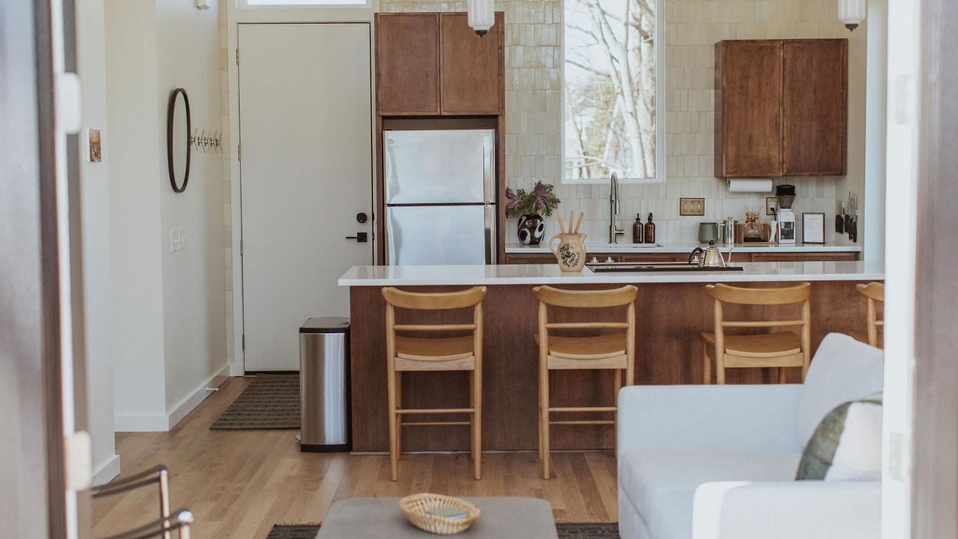 Apartment Storybook - Perfect For Couples And Solo Travelers *