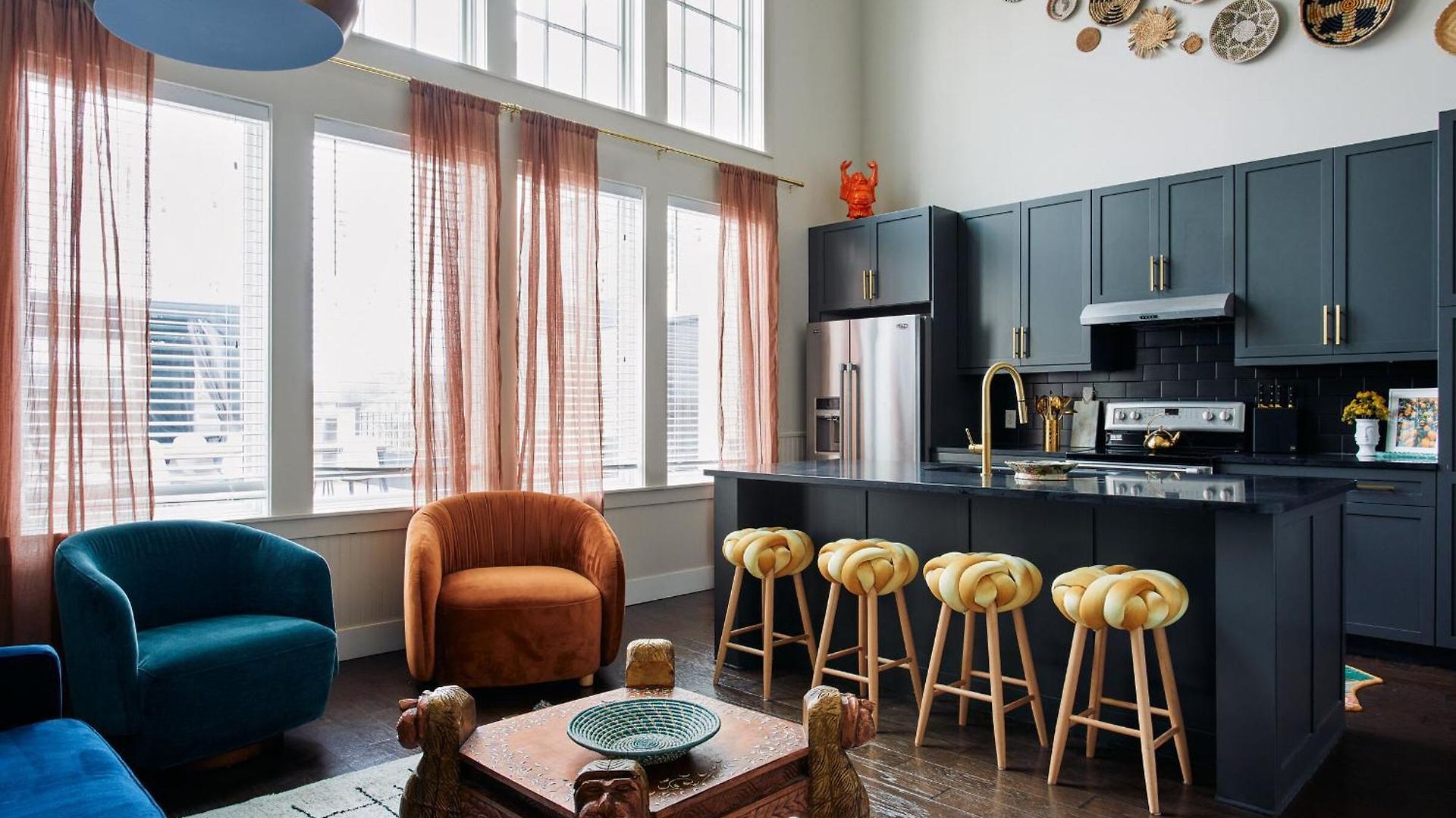 Apartment Stylish Boho Courtyard Loft With King Beds In 12s At 1 Of 7 Themed Lofts At Cowrite, Find Coffee And Tacos Downstairs, Complimentary Spin Class, Walk To Shopping In 12 South, 10 Minutes To Broadway, Parking, 24 Hr Hospitality *