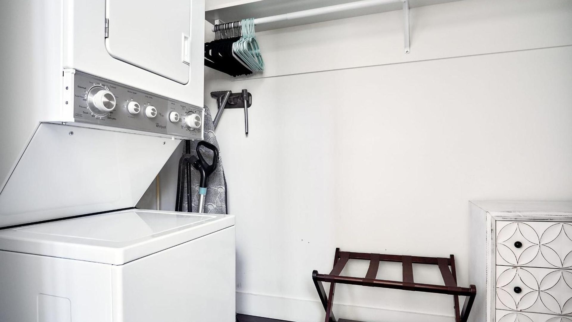 Apartment Courtyard Penthouse, Kings Beds & Soaring Ceilings, 1 Of 7 Themed Lofts At Cowrite, Find Coffee And Tacos Downstairs, Complimentary Spin Class, Walk To Shopping In 12 South, 10 Minutes To Broadway, Parking, 24 Hr Hospitality *