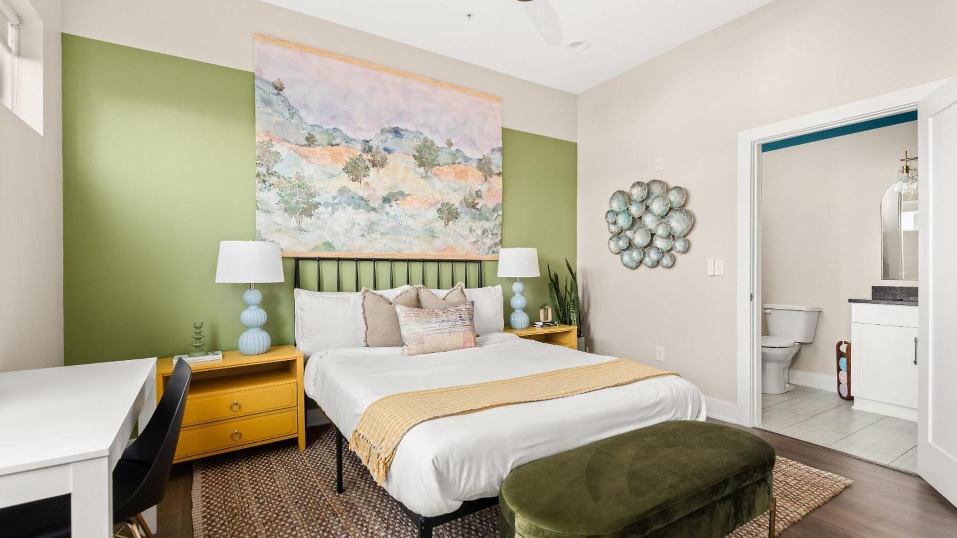 Holiday home Modern 2-bedroom In Nashville