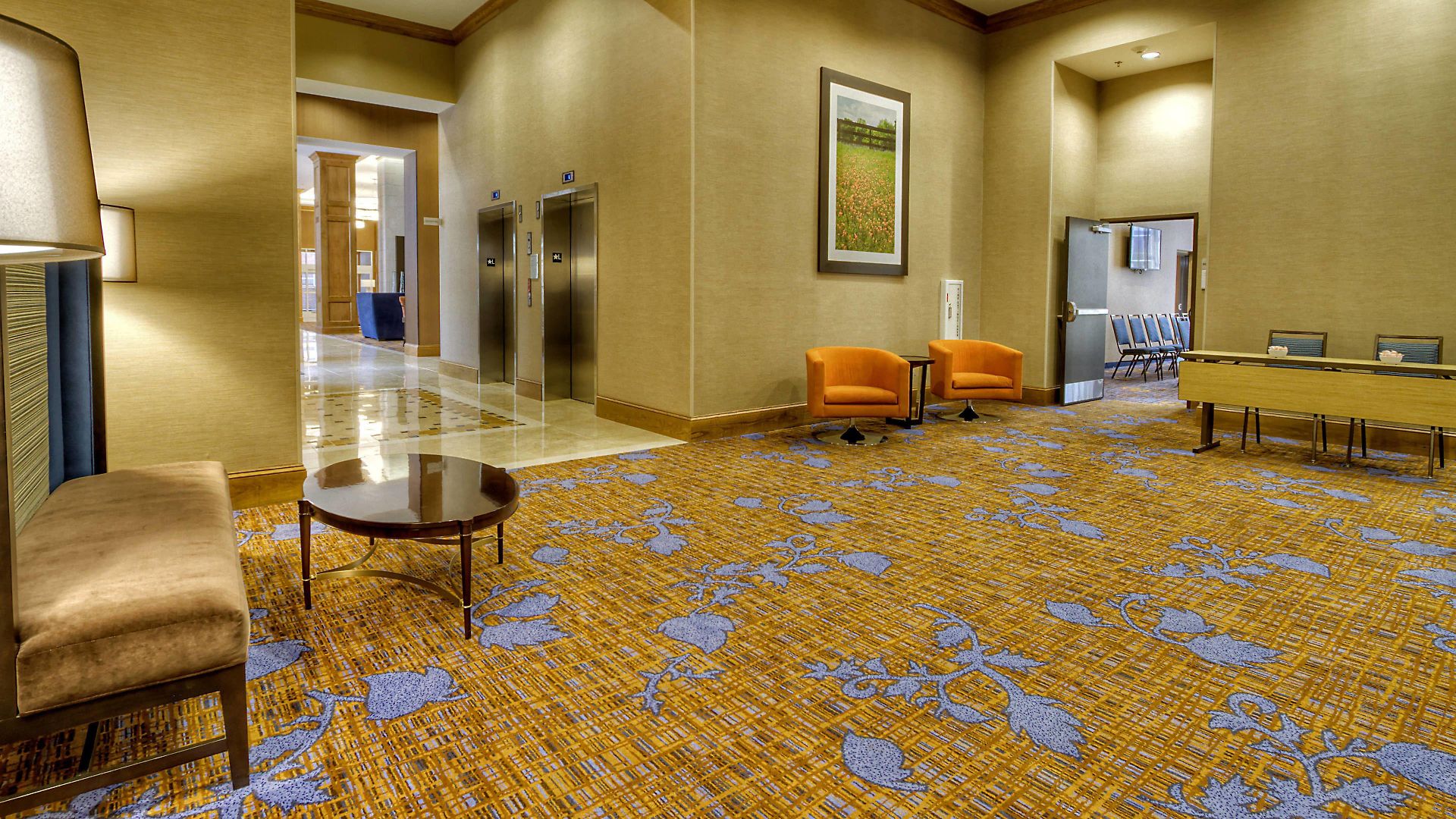 Courtyard By Marriott Hills