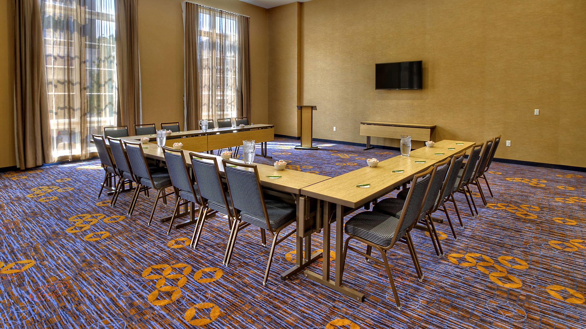 Hotel Courtyard By Marriott Hills 3*