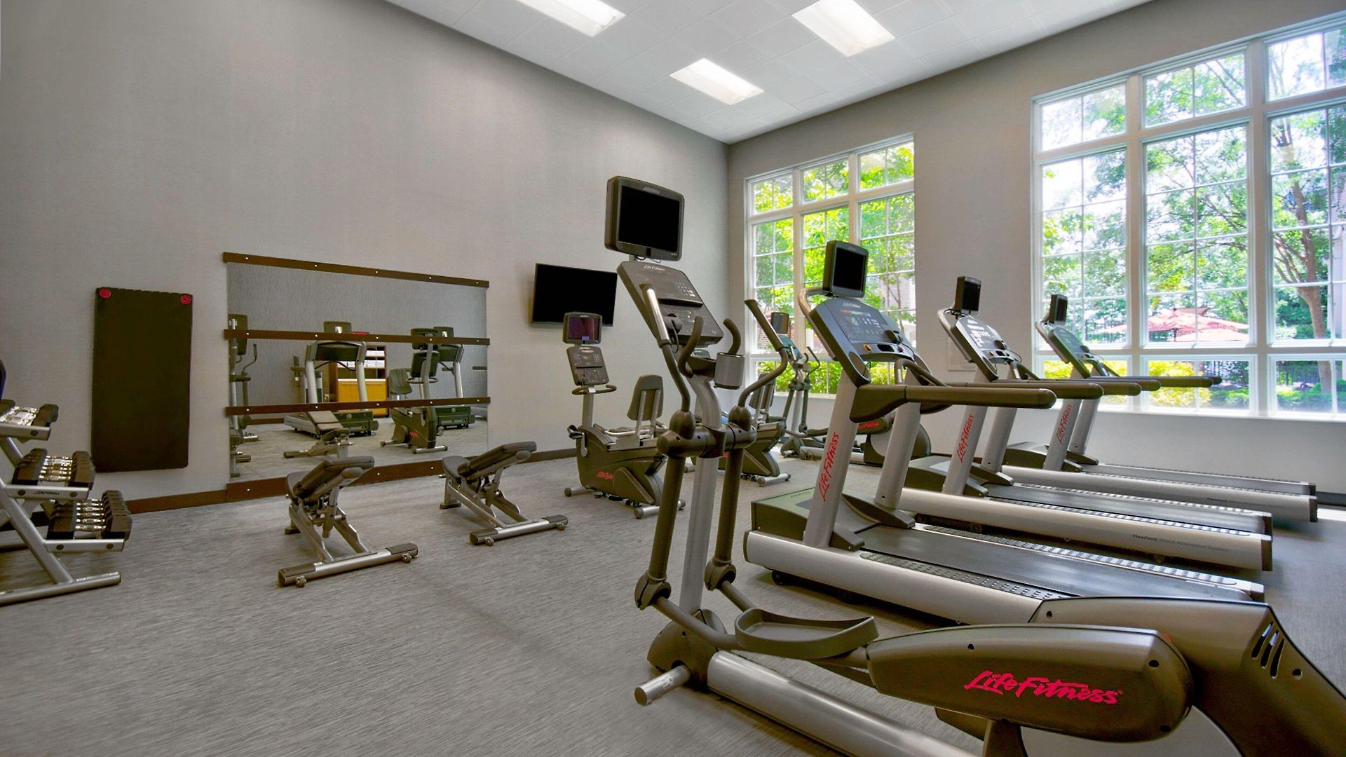Courtyard By Marriott Hills