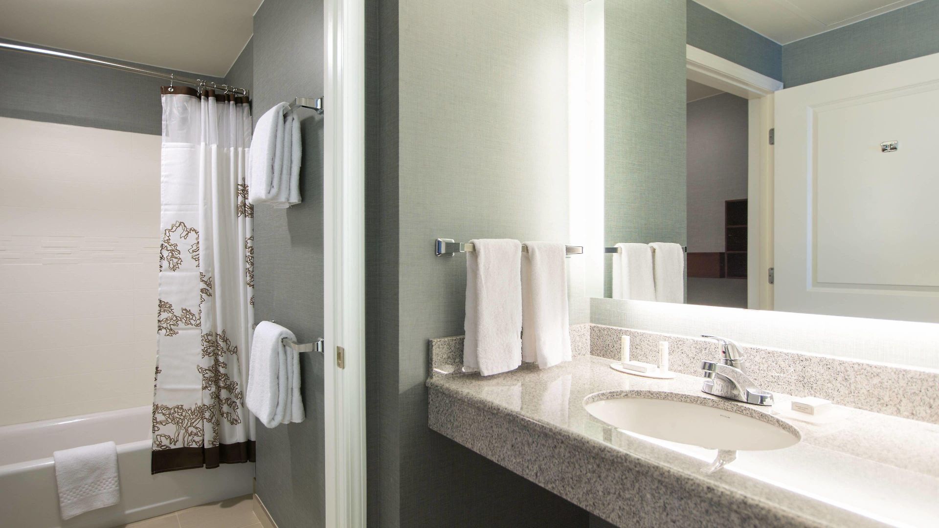 By Marriott Vanderbilt/west End 3*