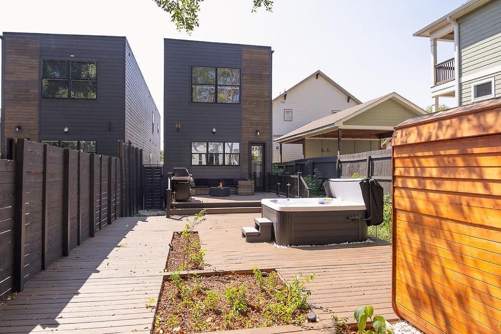 Luxury Retreat Sauna, Hot Tub And Fire Pit Holiday home Nashville