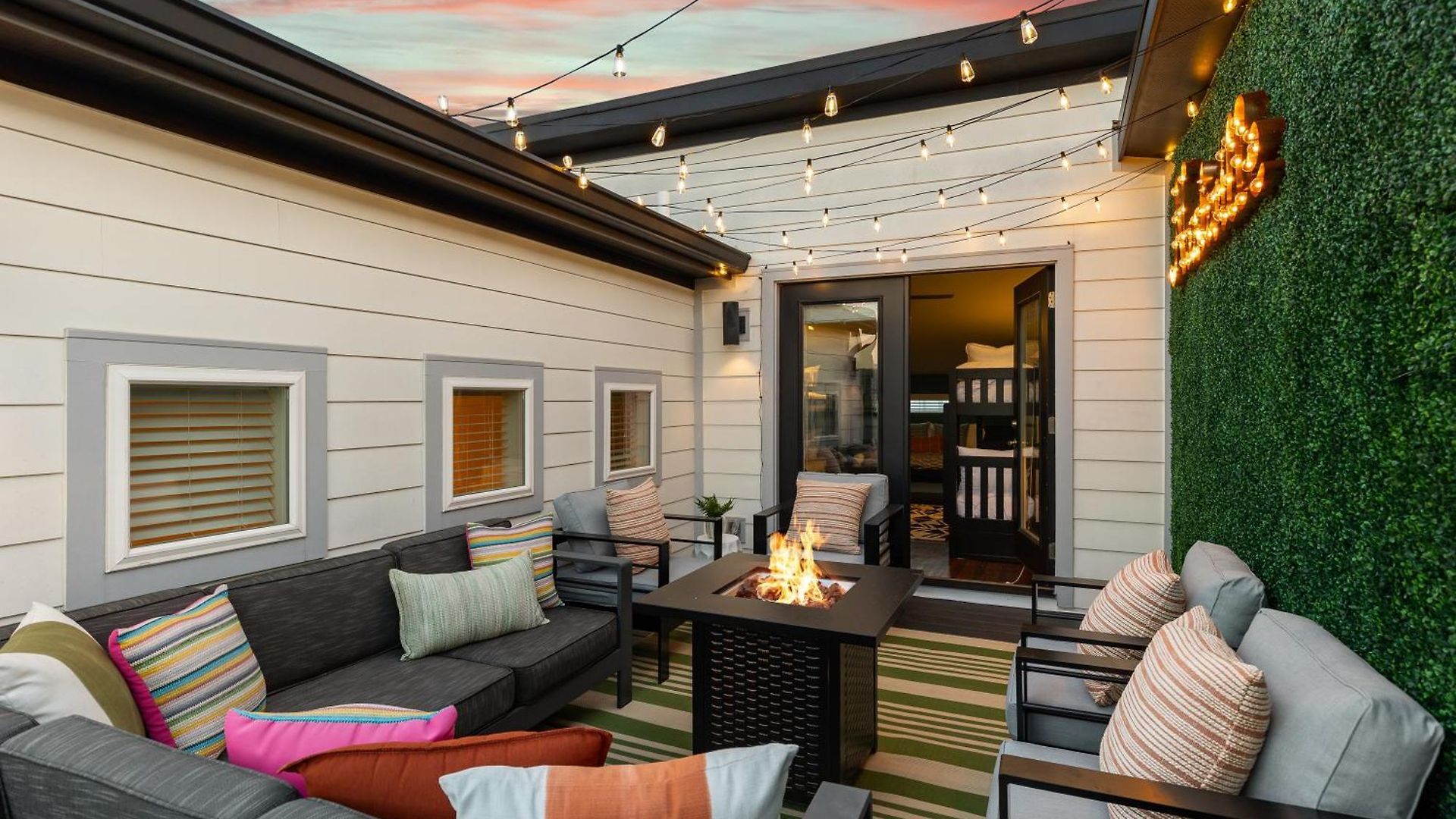 Private Rooftop Near Vanderbilt Only 2 Miles From Downtown
