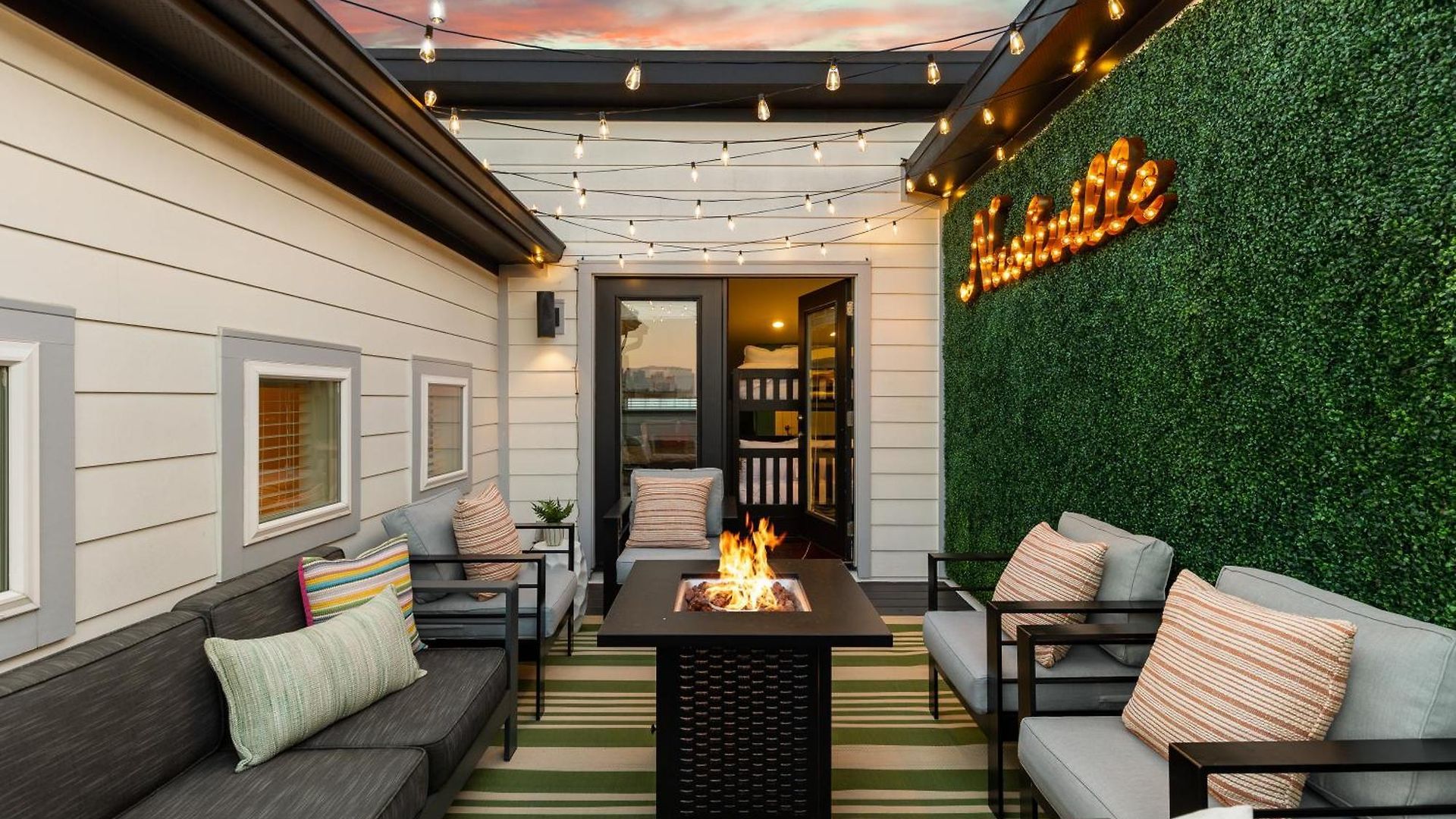 Private Rooftop Near Vanderbilt Only 2 Miles From Downtown Holiday home