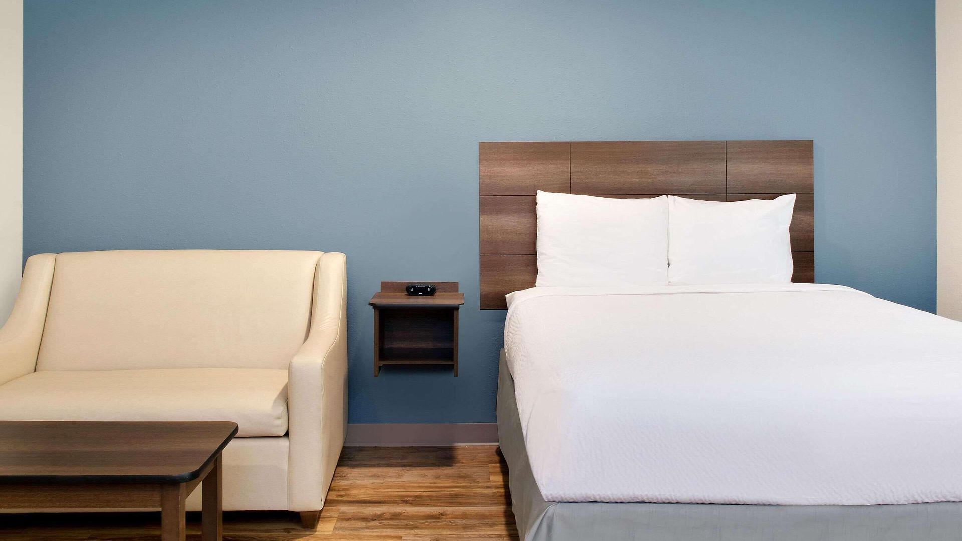Hotel Woodspring Airport