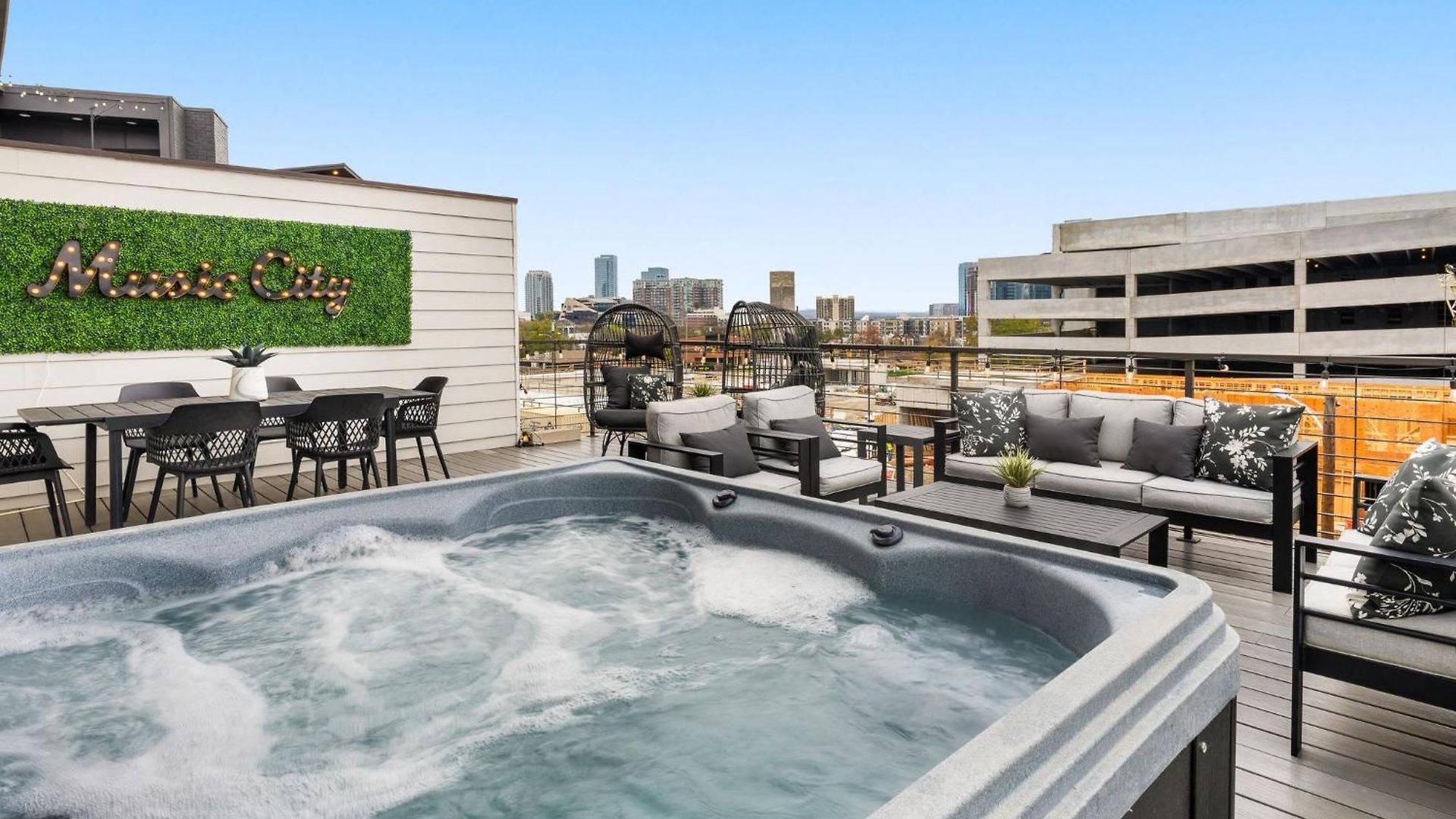 Luxe Getaway With Hot Tub Nashville