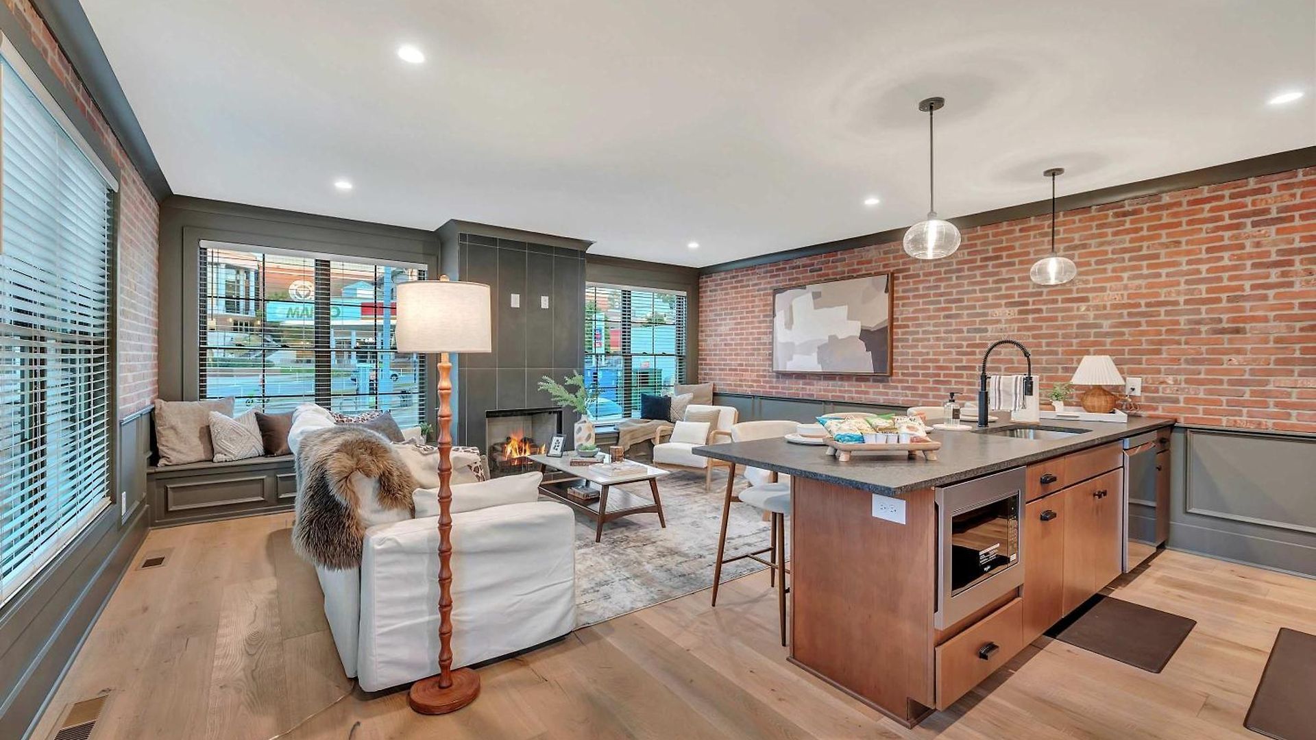 Holiday home New 2 Luxe Townhomes With Rooftops Sleeps 24 *