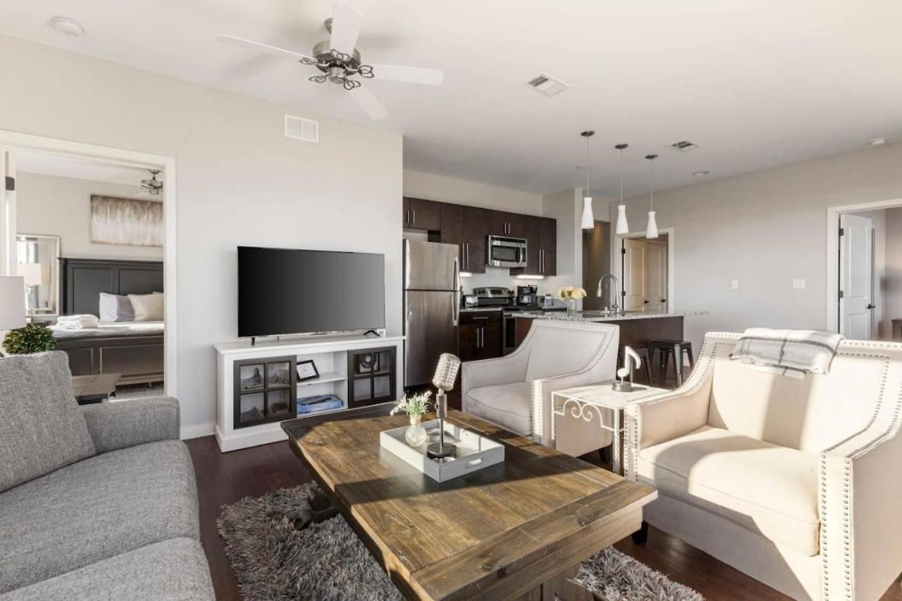 Holiday home Luxurious Downtown Corner Views 2 Bed 2bath 61