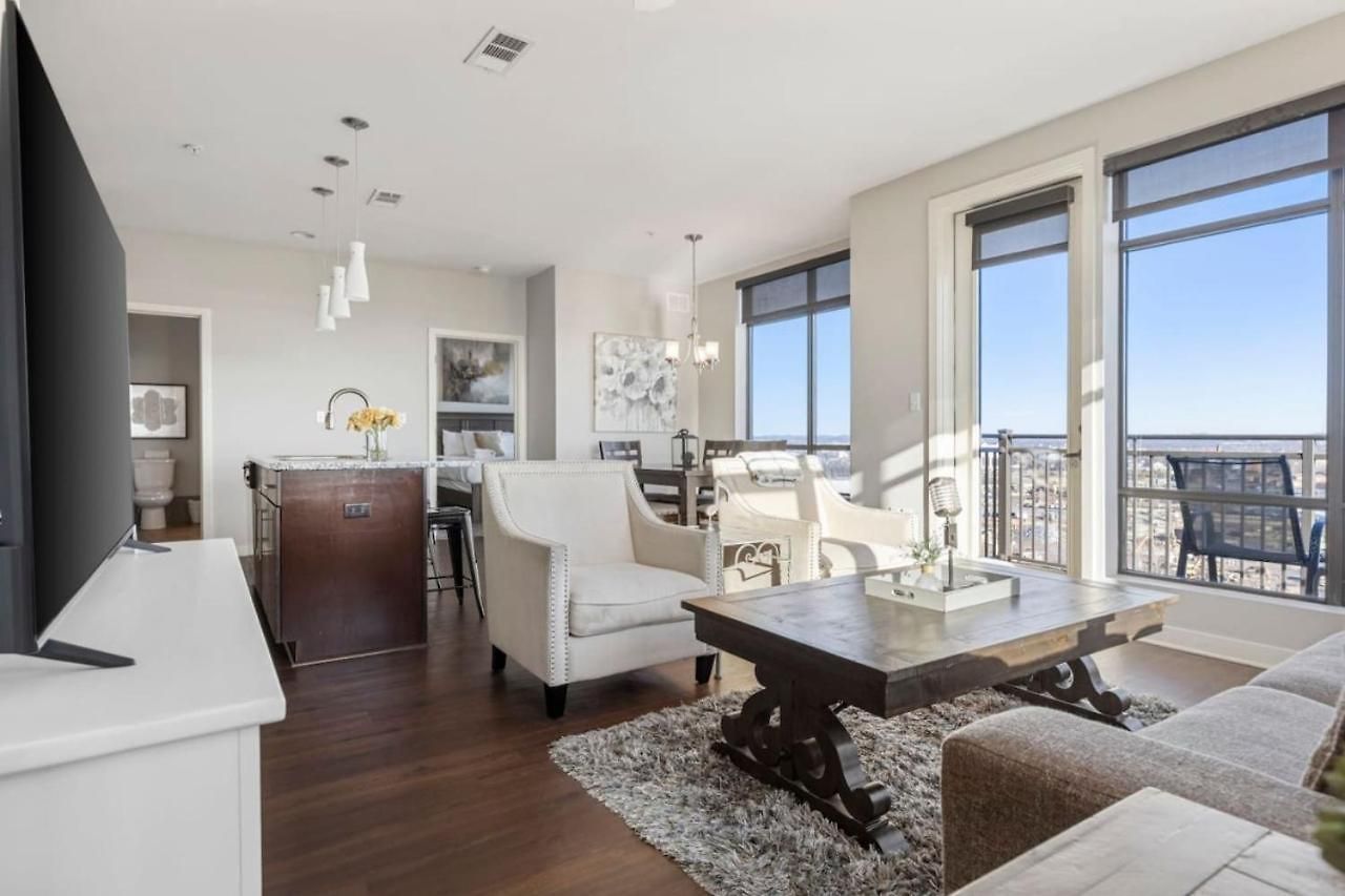 Luxurious Downtown Corner Views 2 Bed 2bath 61 * Nashville