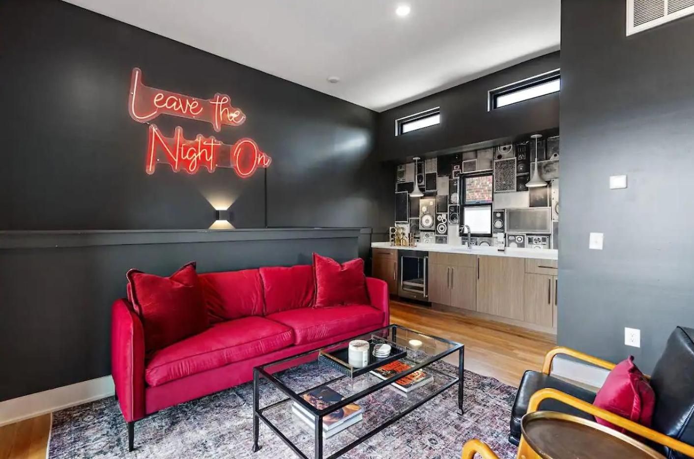 Holiday home 2 Homes With Rooftops & Views Nashville