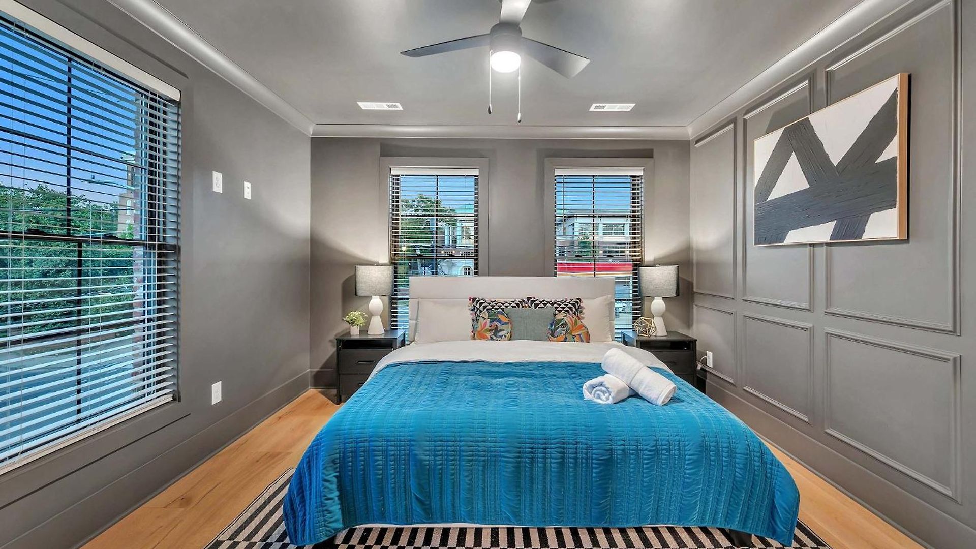 New 2 Luxe Townhomes With Rooftops Sleeps 24 Holiday home *