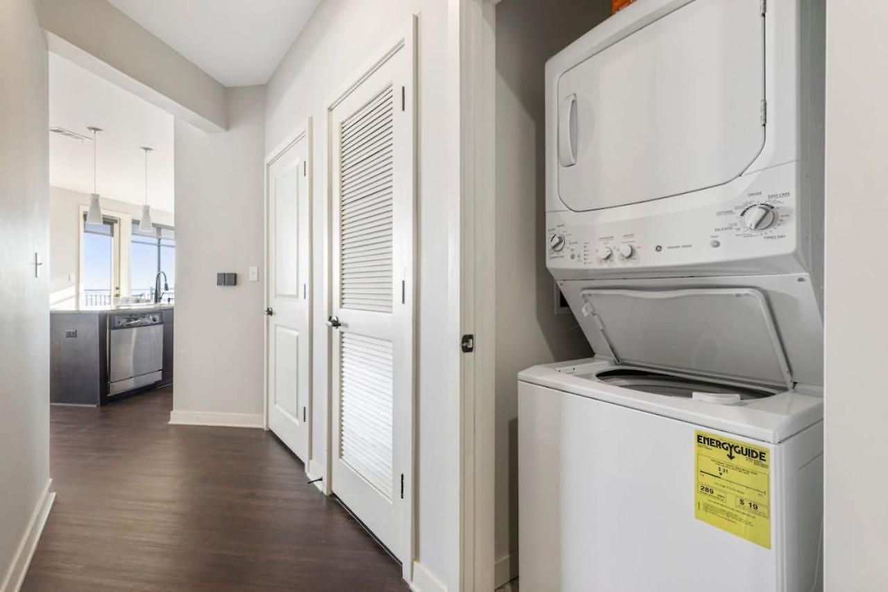 Luxurious Downtown Corner Views 2 Bed 2bath 61 * Nashville