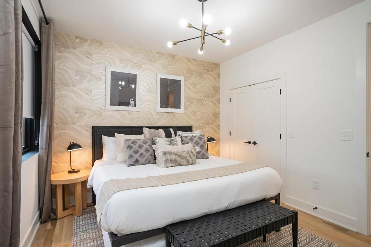 Holiday home 2 Homes With Rooftops & Views Nashville