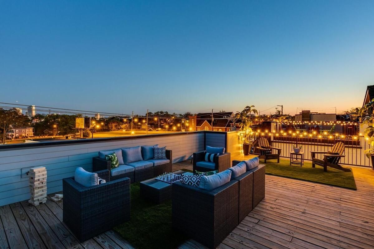 Holiday home 2 Side By Side Homes With Rooftops Nashville