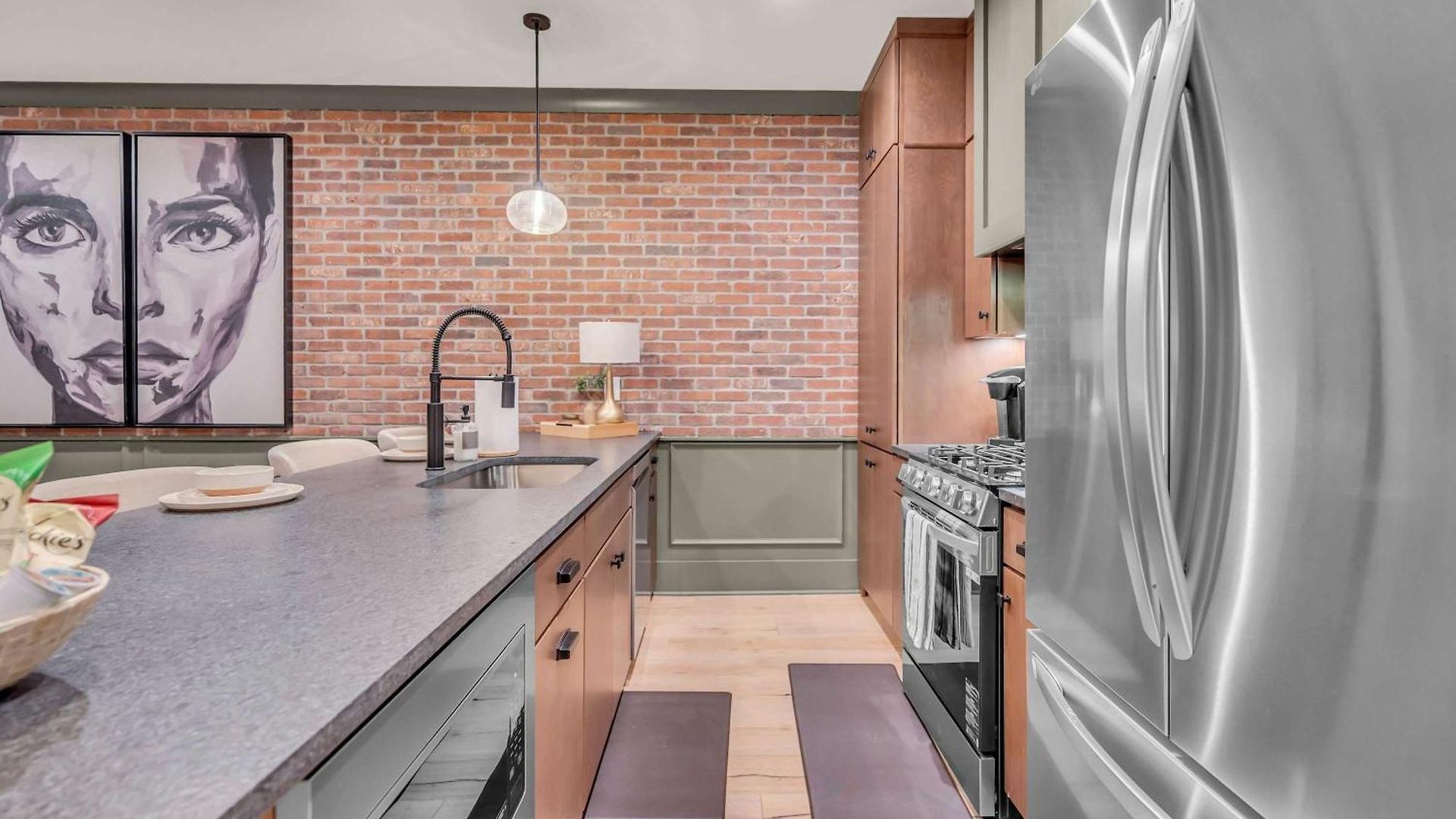 New 2 Luxe Townhomes With Rooftops Sleeps 24 * Nashville