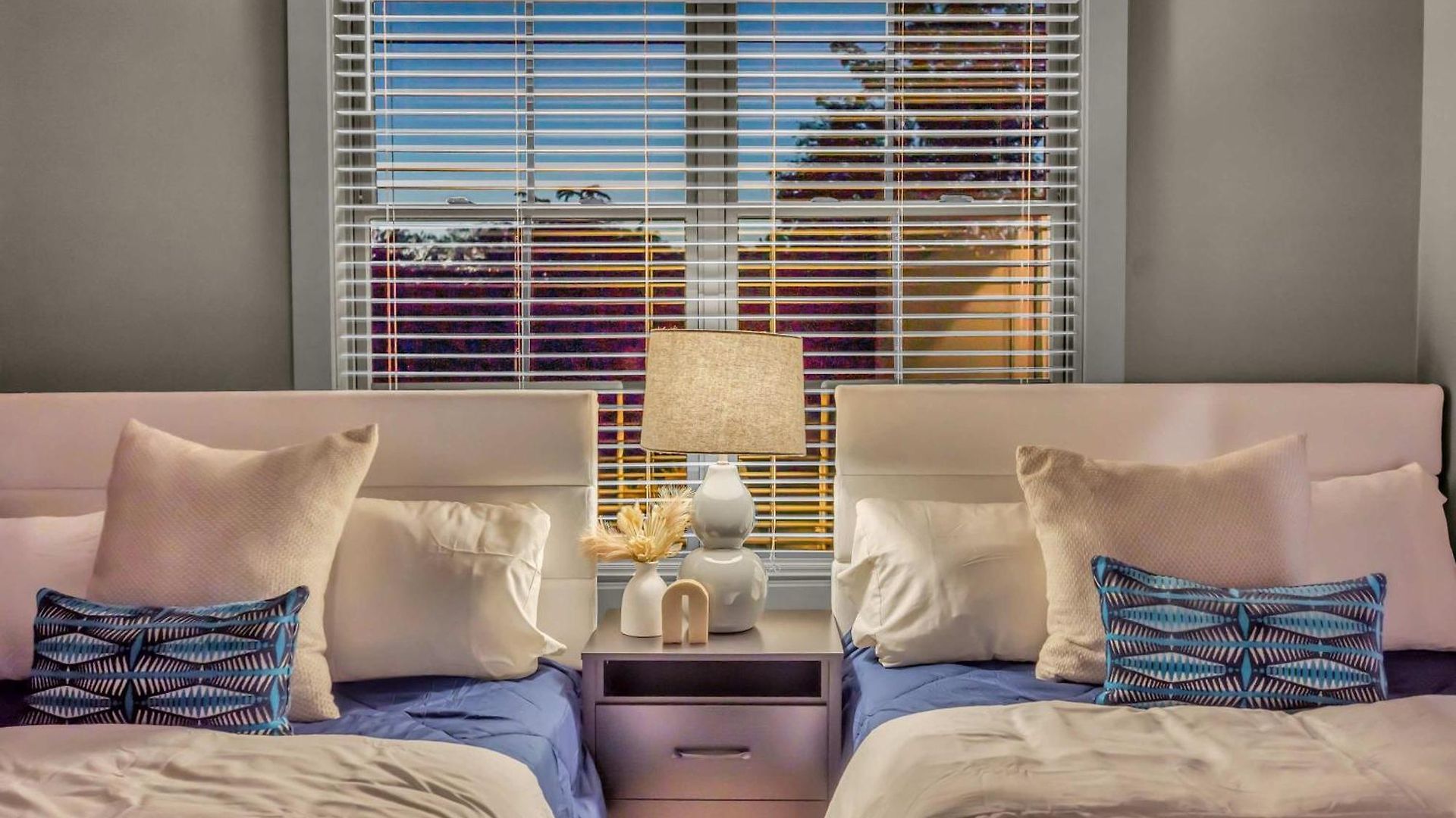 New 2 Luxe Townhomes With Rooftops Sleeps 24 Nashville