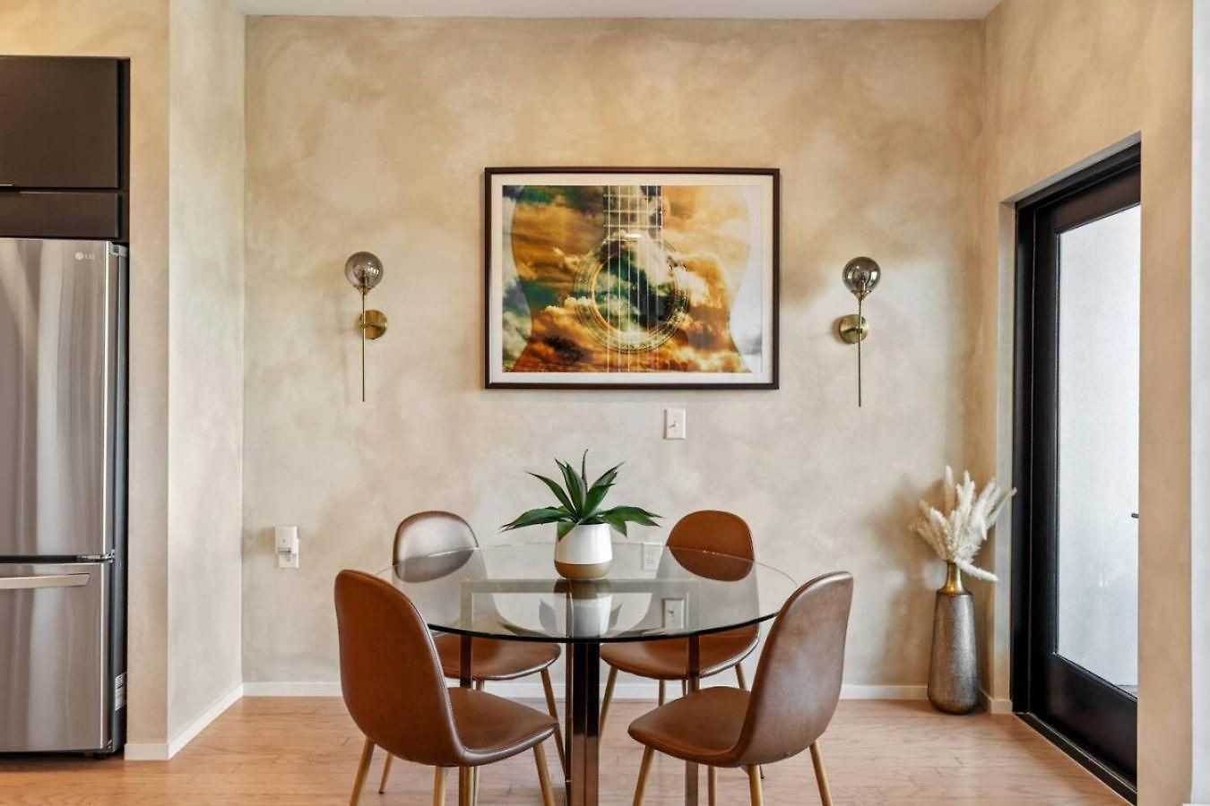 Lovely River View Walk To Downtown Has Garage And Balcony Apartment *