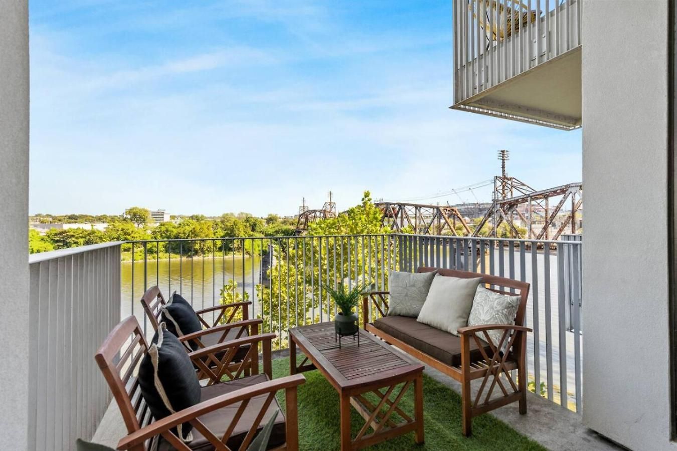 Lovely River View Walk To Downtown Has Garage And Balcony Apartment