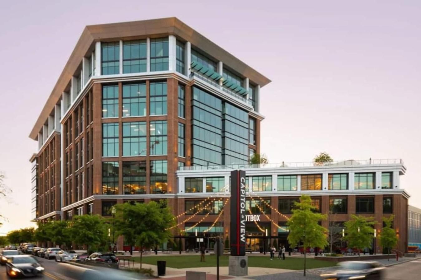 Lovely River View Walk To Downtown Has Garage And Balcony Apartment *