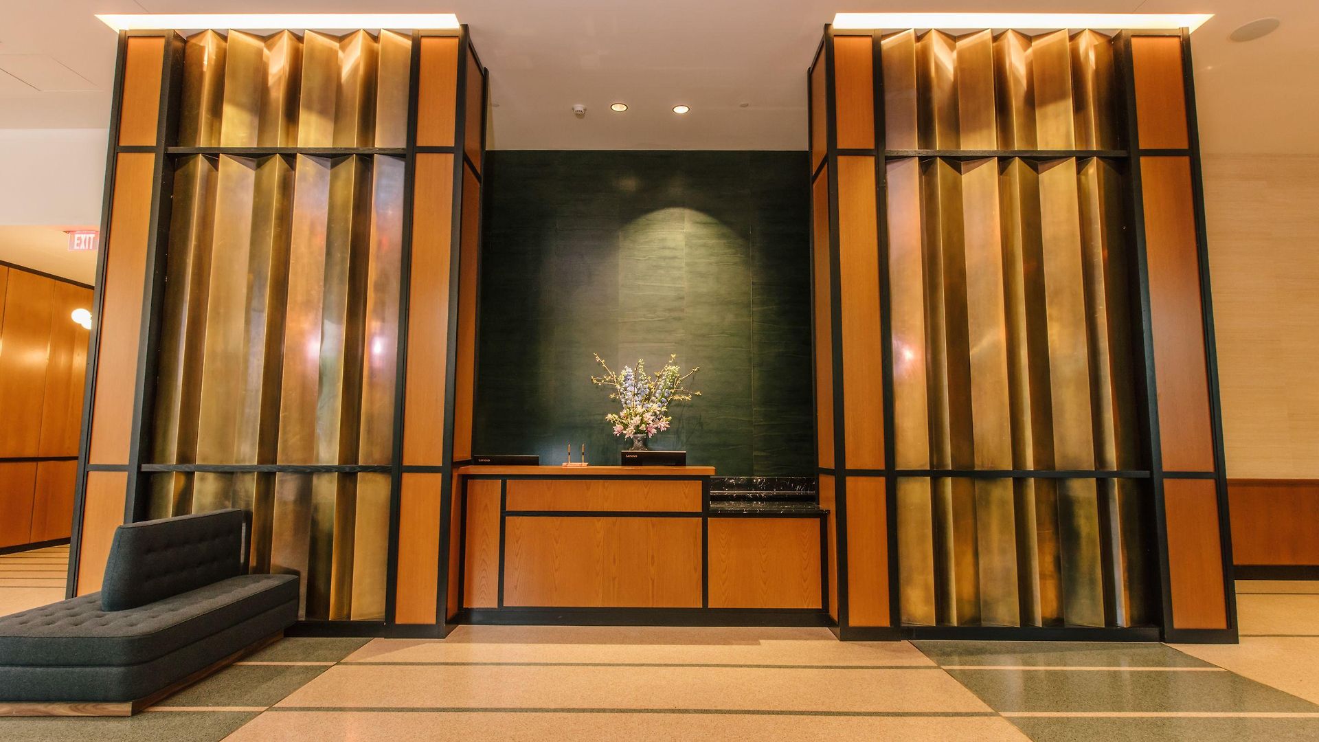 Fairlane Hotel 4*