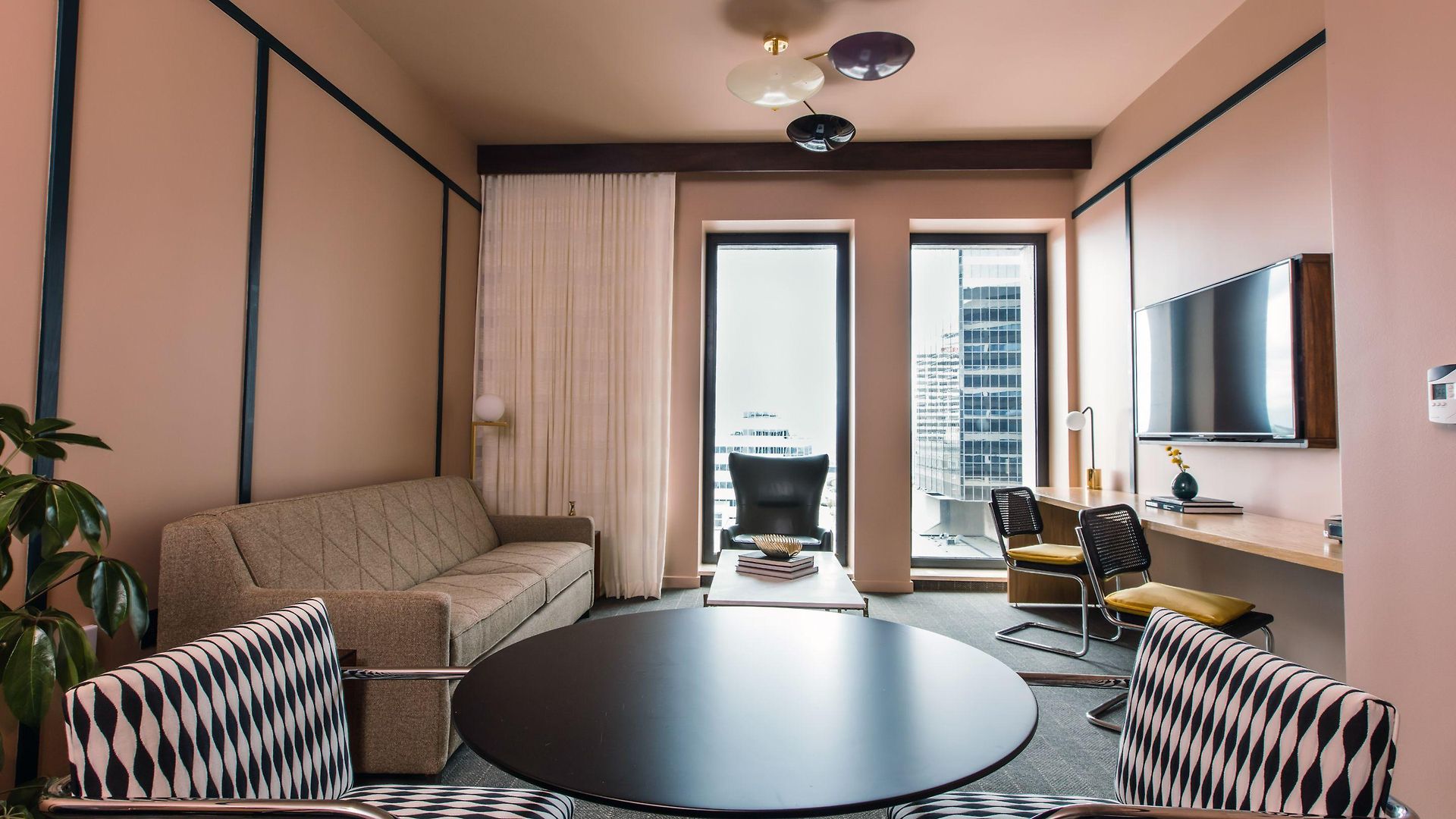 Hotel Fairlane 4*
