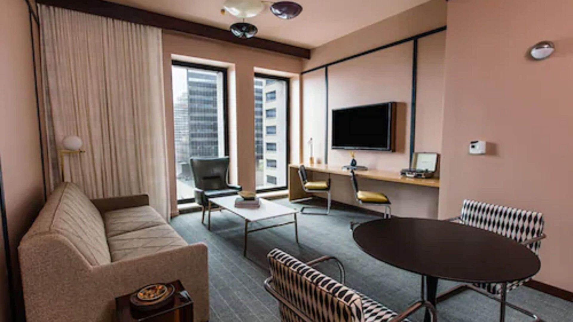 Hotel Fairlane 4*