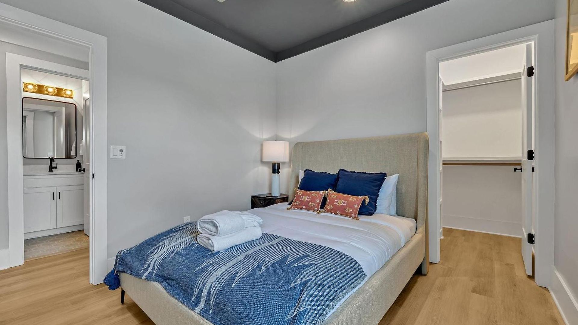Double Treble - 2 Townhomes - Private Rooftops Holiday home Nashville