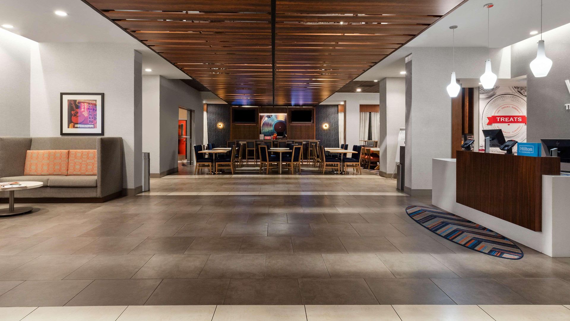 Hampton By Hilton Airport Century Place