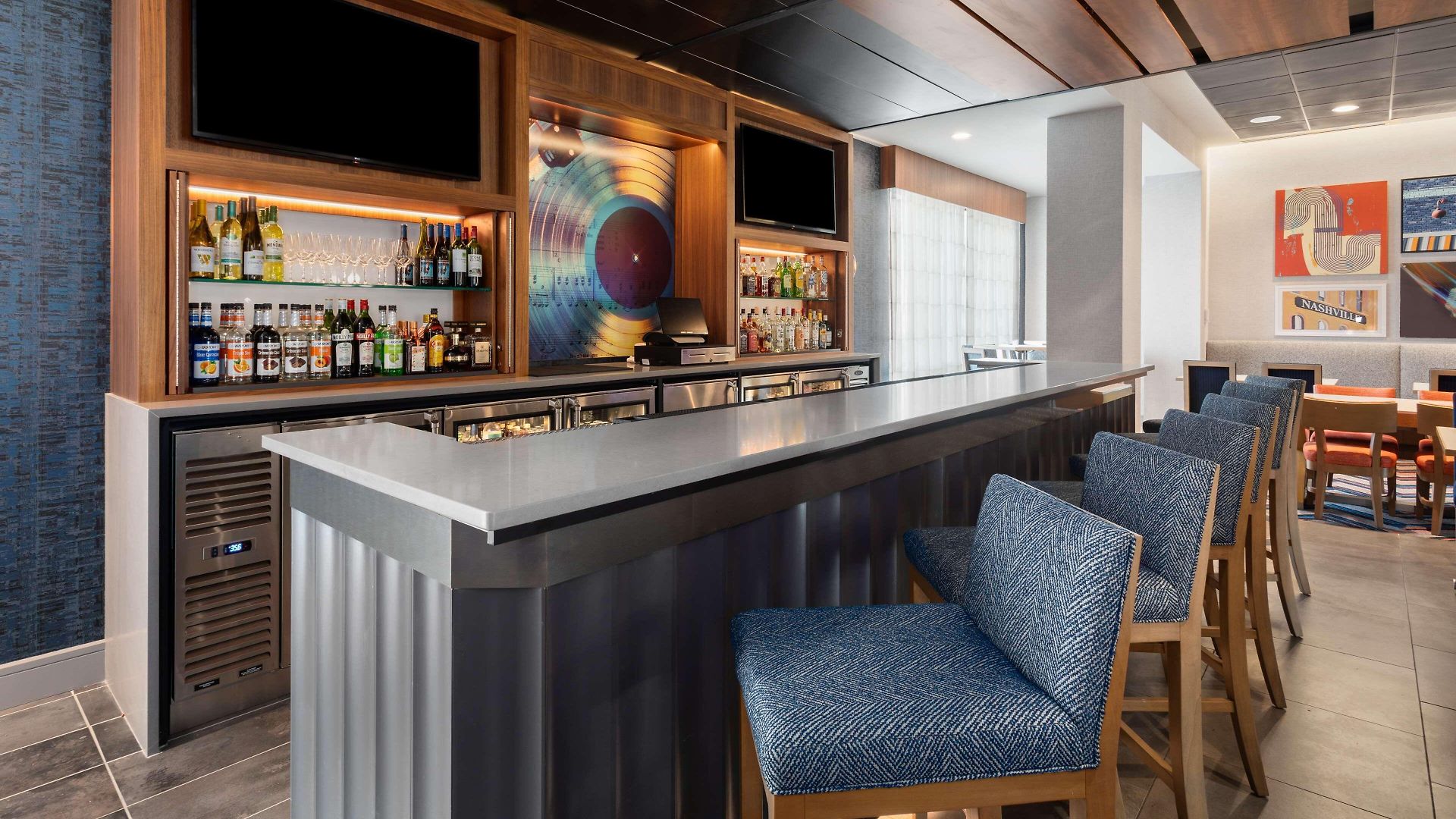 Hampton By Hilton Airport Century Place Hotel
