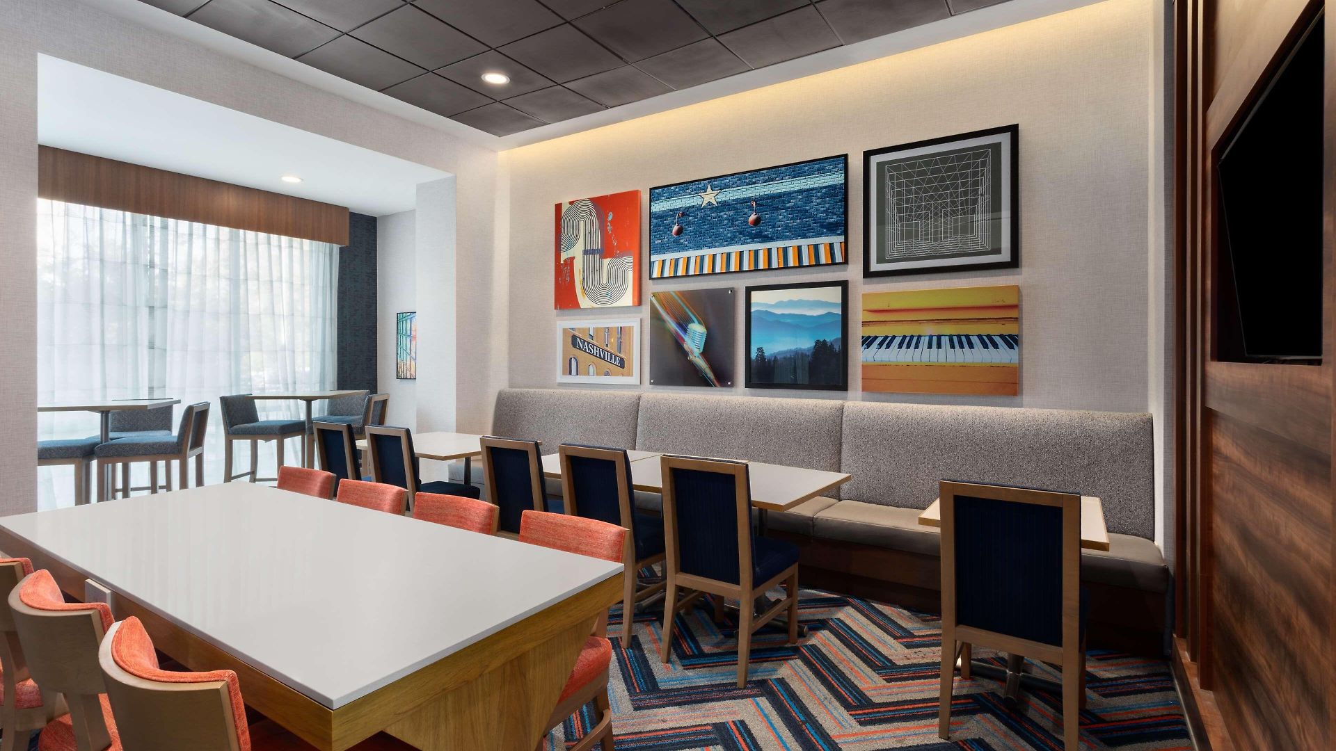 Hampton By Hilton Airport Century Place