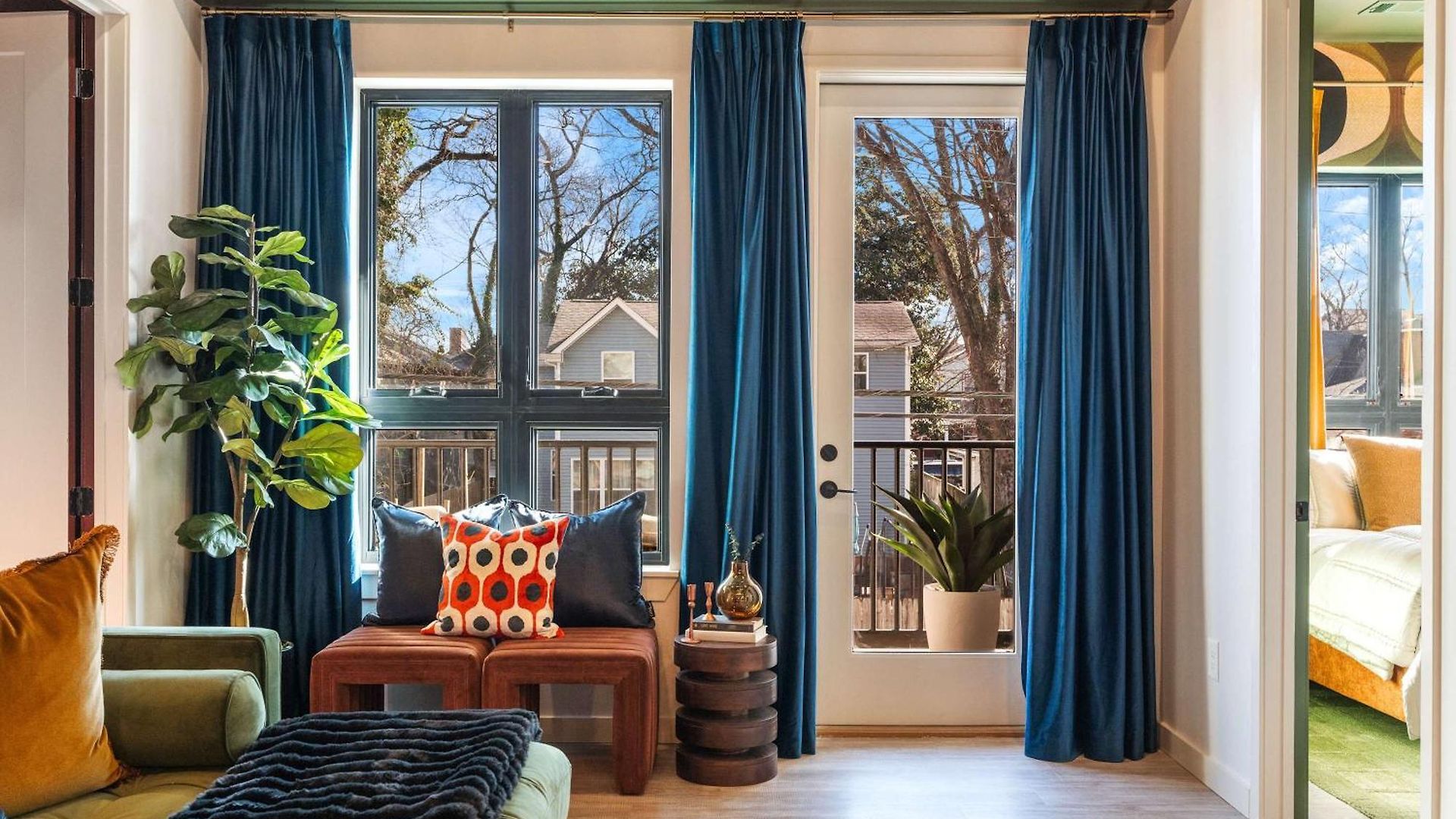 Three King With Pool Gym Balcony & Garage Right On Music Row Downtown Views From Rooftop Walk To Rca B & Local Dining Under 2 Miles To Broadway Elevator Access 24 Hr Hospitality