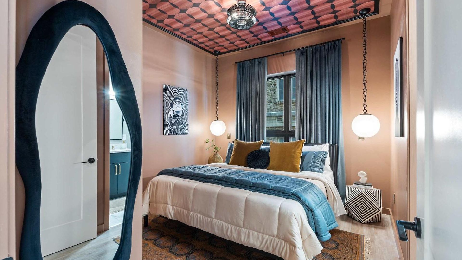 Three King With Pool Gym Balcony & Garage Right On Music Row Downtown Views From Rooftop Walk To Rca B & Local Dining Under 2 Miles To Broadway Elevator Access 24 Hr Hospitality