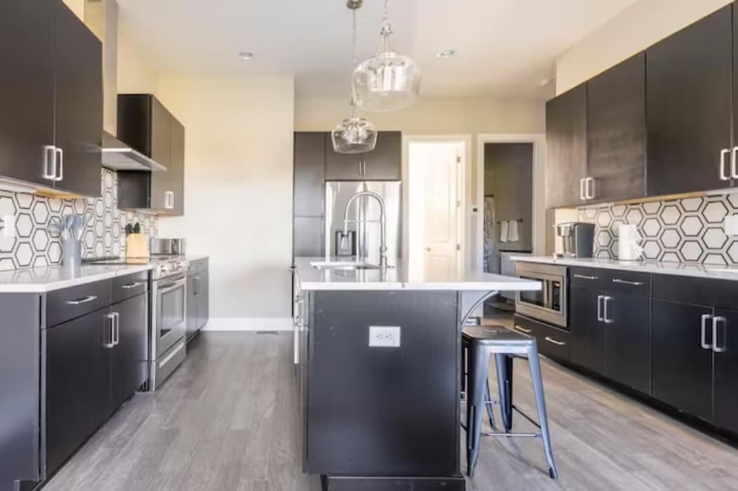 Rooftop Views 4br 4ba 7 Beds Near Broadway Holiday home Nashville