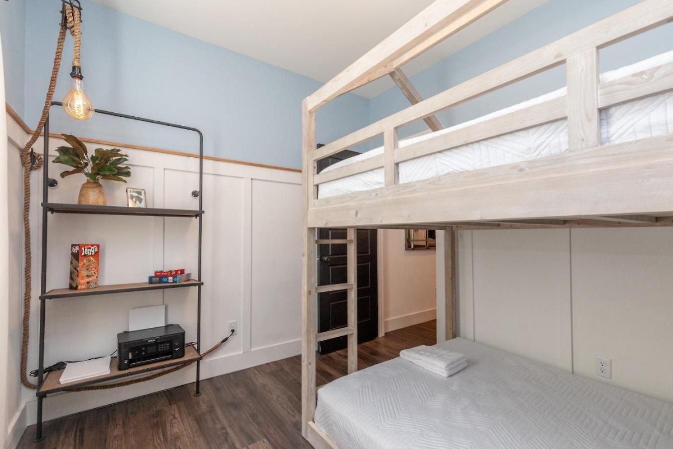 Broadway Breeze Escape Modern Comfort Nashville