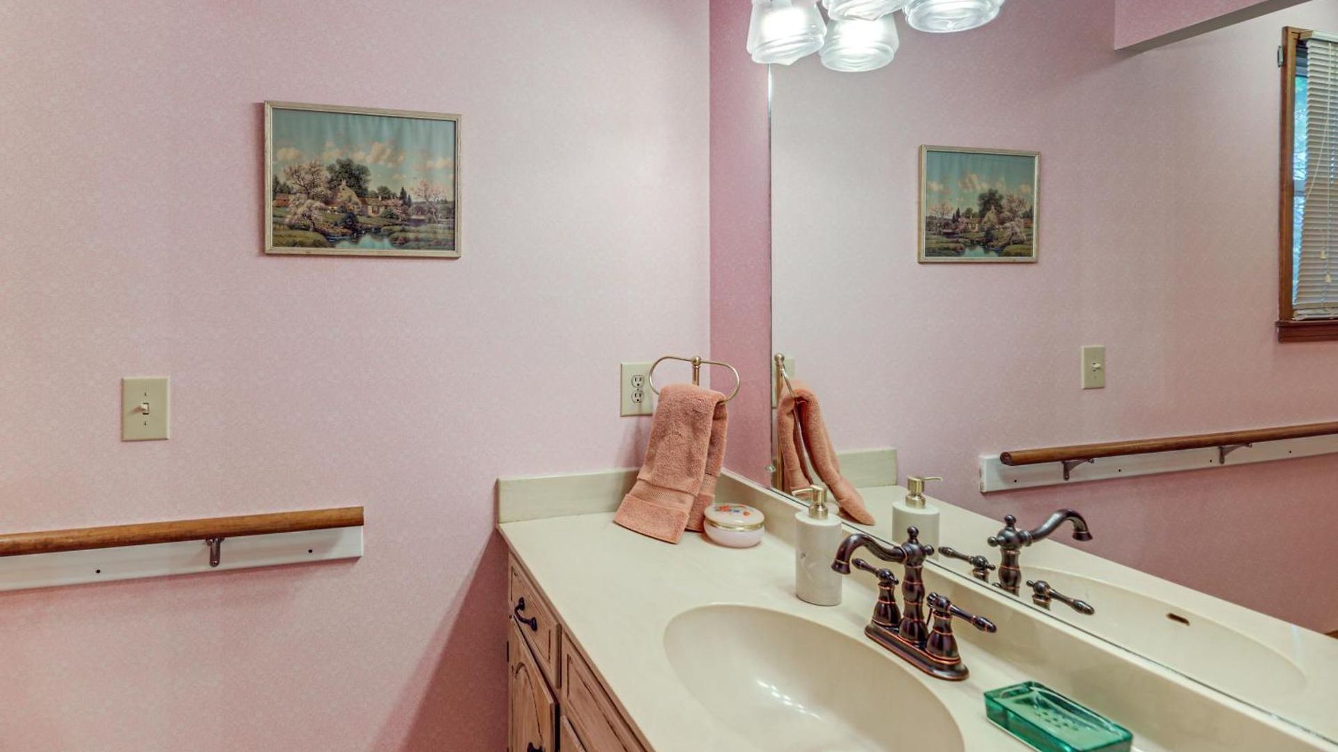 Music-themed Family Home! 13 Mi To Dtwn Holiday home *