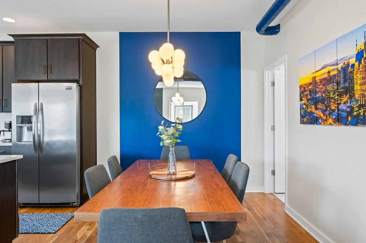 Walk & Bike-stunning Natural Light! 13 Mins To Downtown *