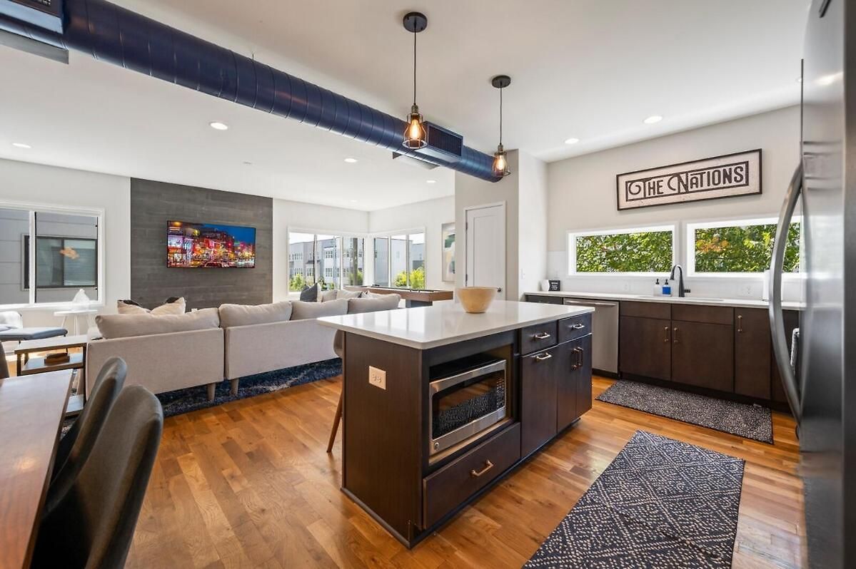 Walk & Bike-stunning Natural Light! 13 Mins To Downtown Nashville