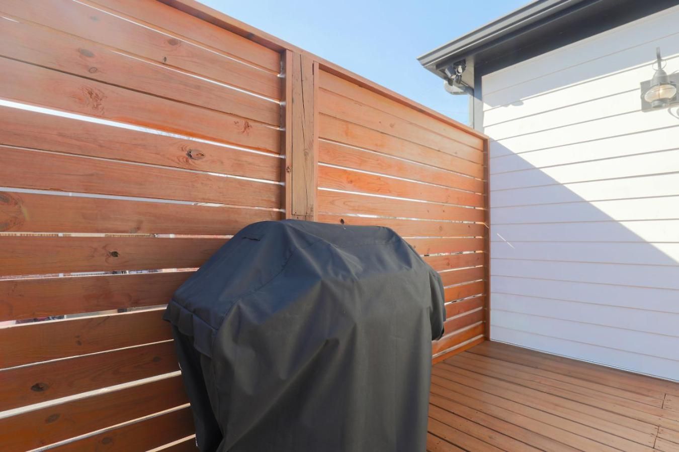 Broadway Breeze Escape Modern Comfort Holiday home