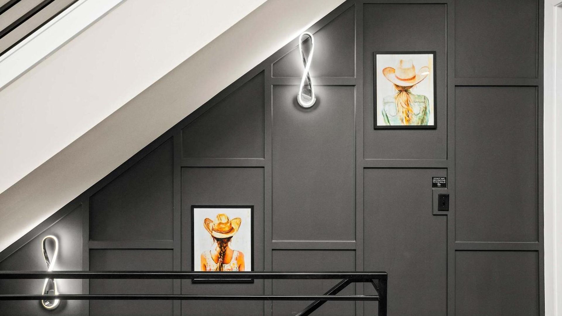 Iconic Ryman Revival - Pews Murals & Karaoke Holiday home *