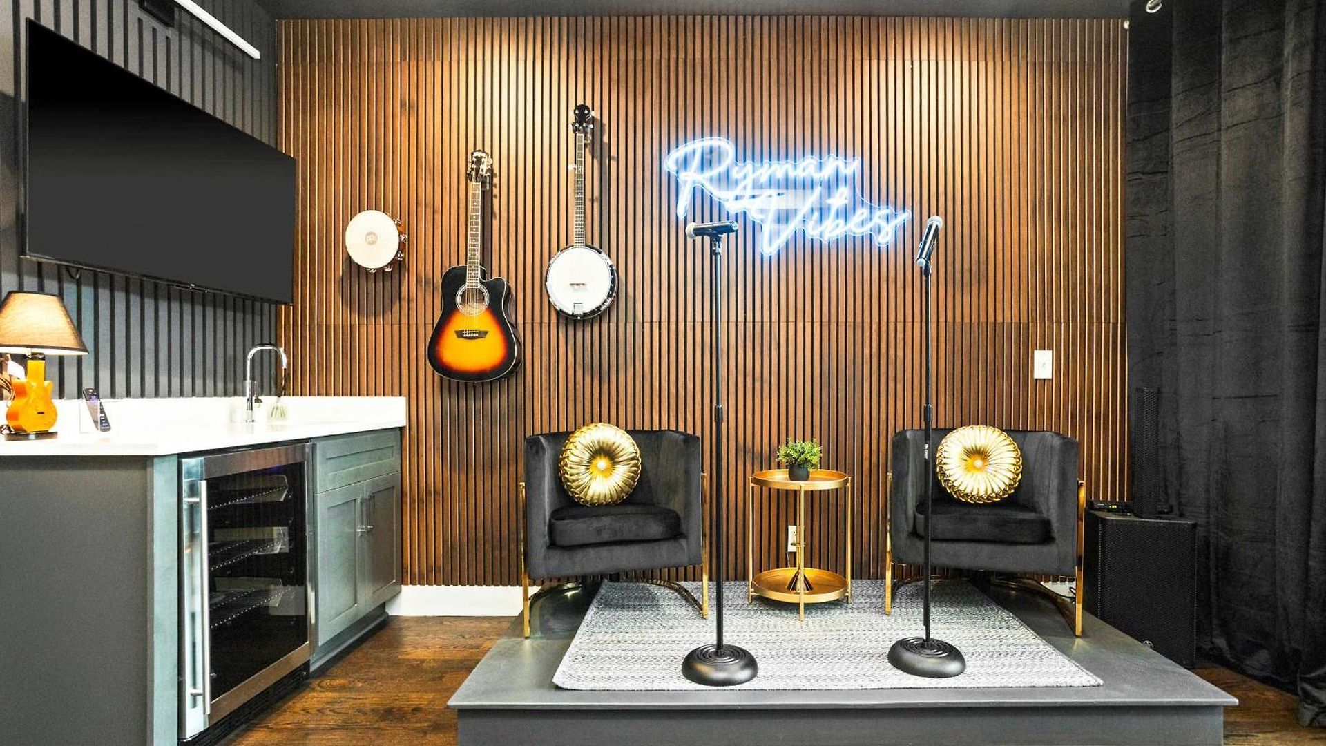 Iconic Ryman Revival - Pews Murals & Karaoke