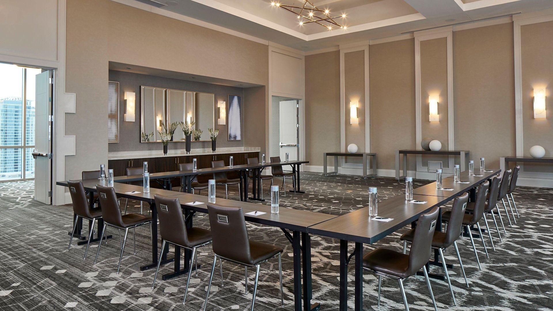 Springhill By Marriott Downtown/convention Center 3*