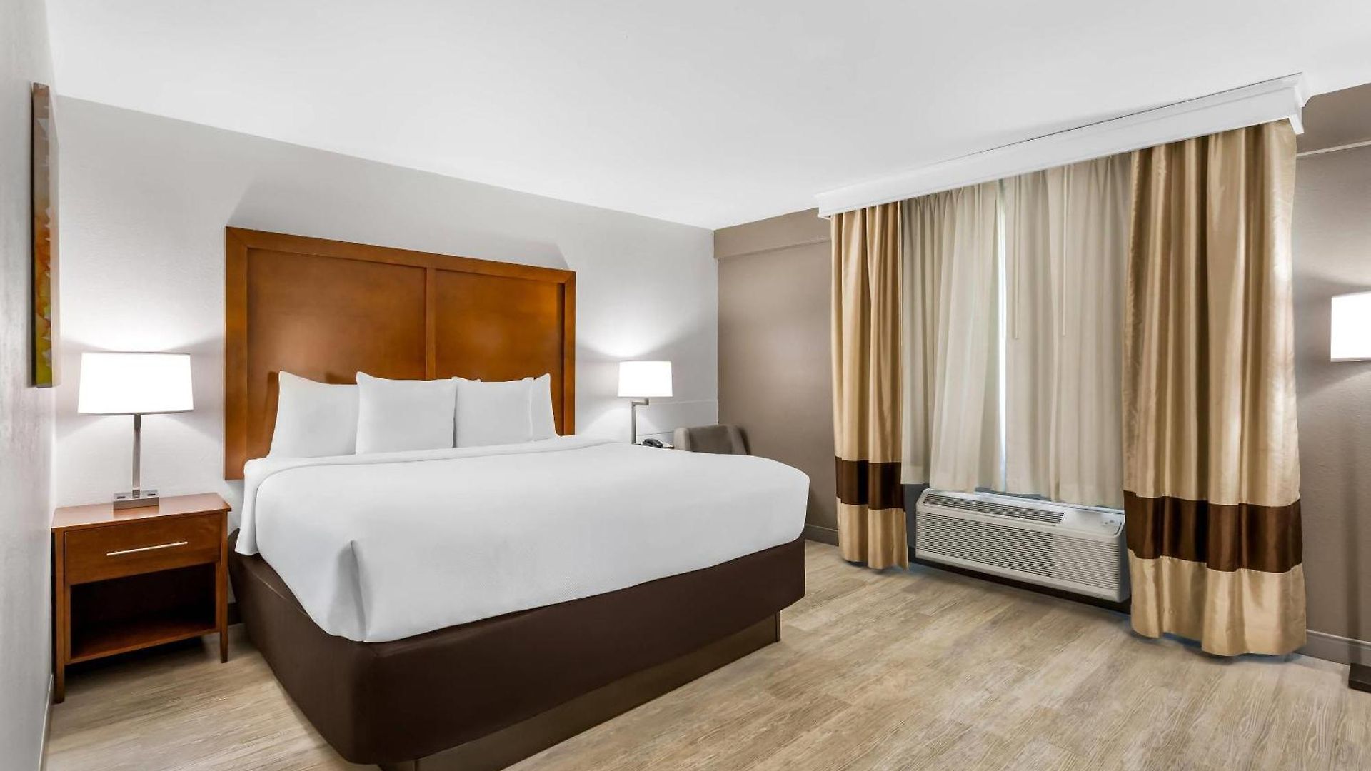 Comfort West 4*