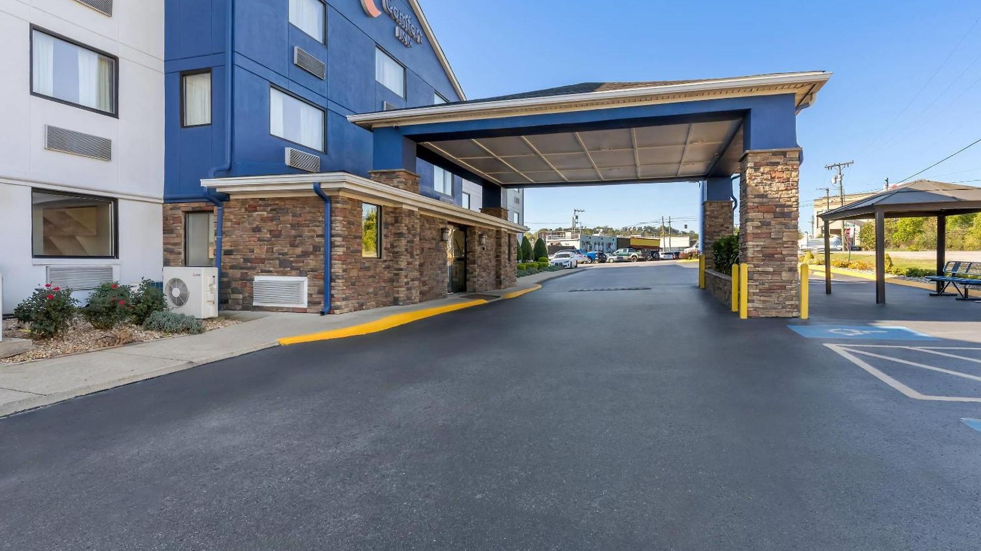 Inn Comfort West 4*