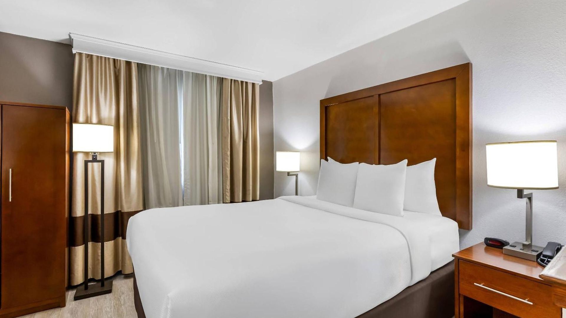 Comfort West 4*