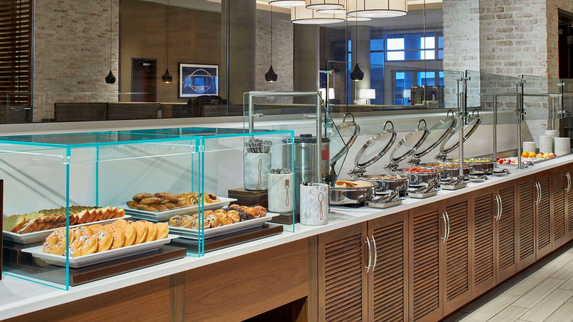 Embassy By Hilton Downtown 4*