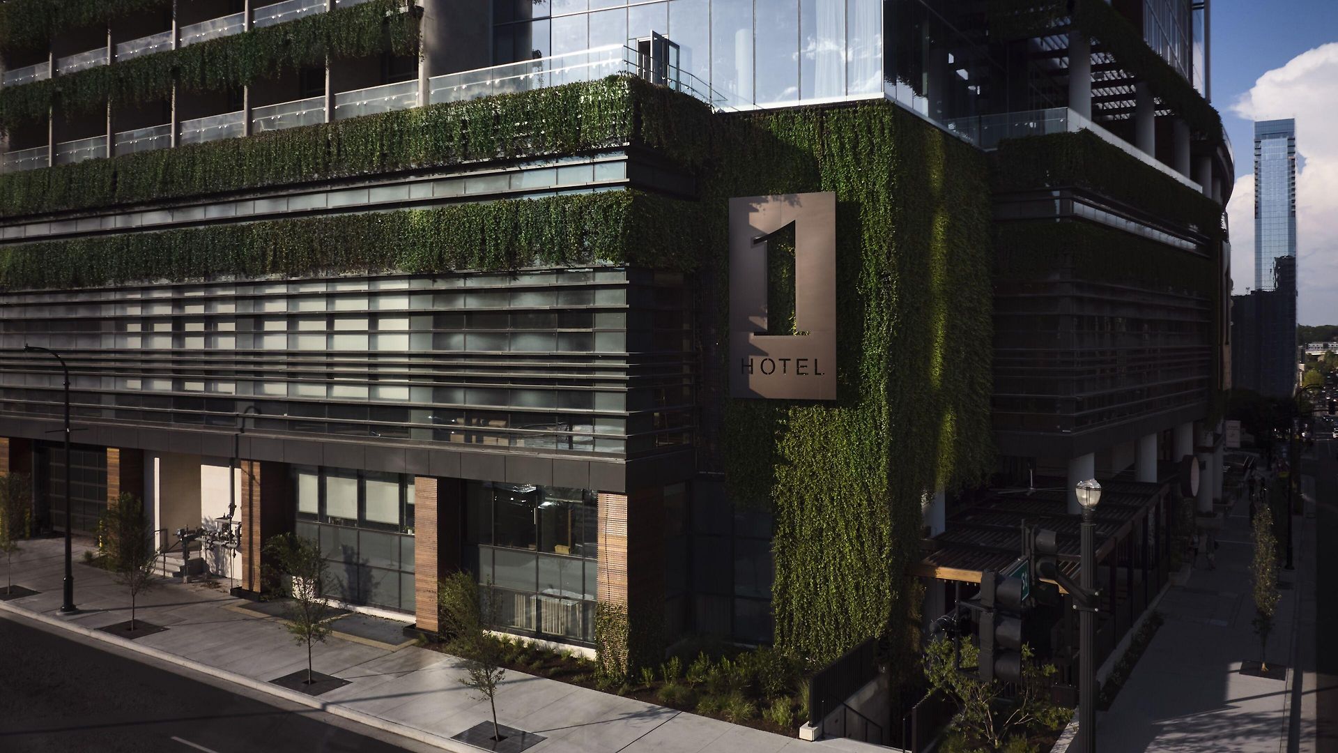 1 Hotel 5*