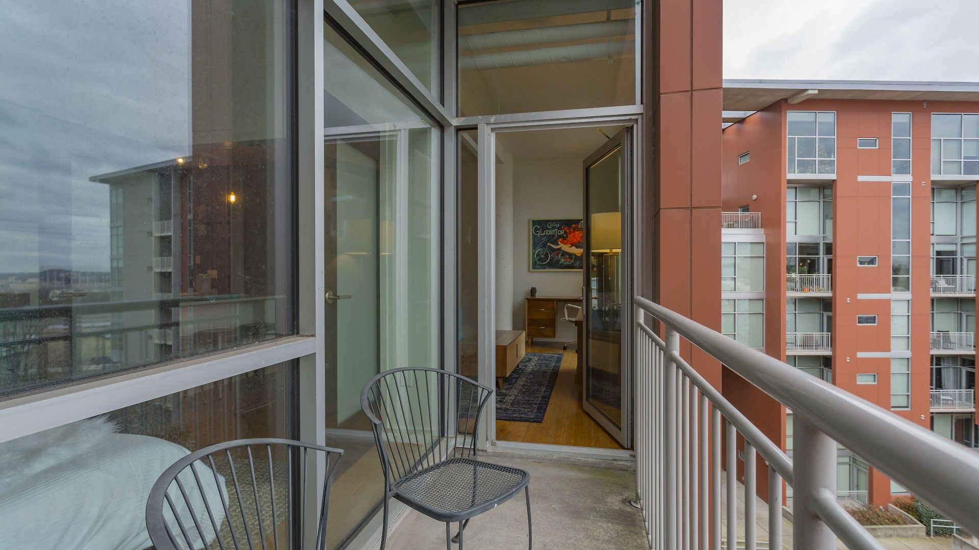 Artsy Extended Retreat Downtown *